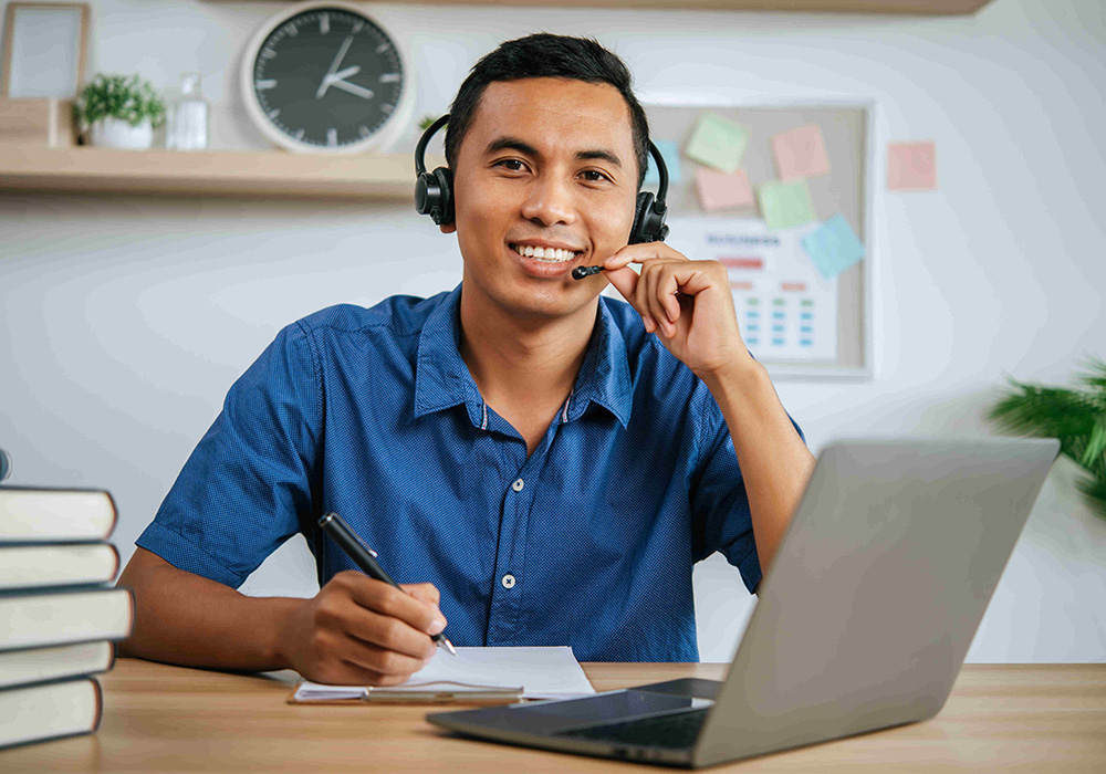 virtual assistant providing remote support