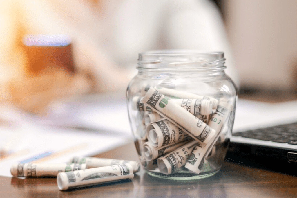 jar saving money